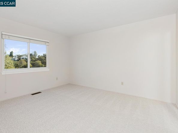 1087 Hillside Dr, Martinez CA 94553