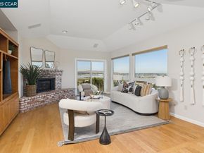 1087 Hillside Dr, Martinez CA 94553