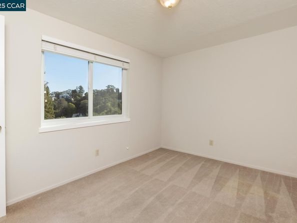 1087 Hillside Dr, Martinez CA 94553