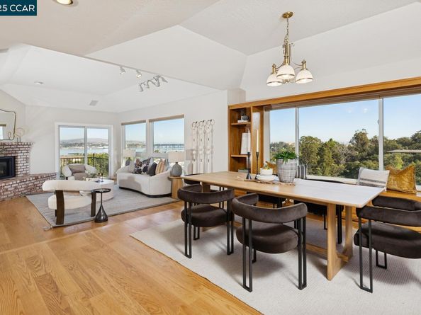 1087 Hillside Dr, Martinez CA 94553