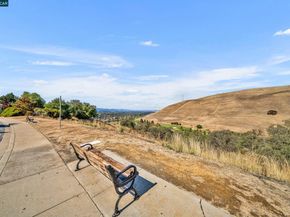 1040 Pebble Beach Dr, Clayton CA 94517