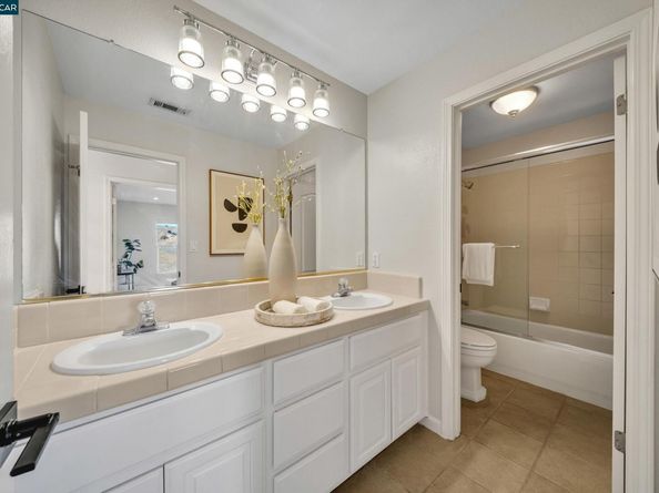 1040 Pebble Beach Dr, Clayton CA 94517