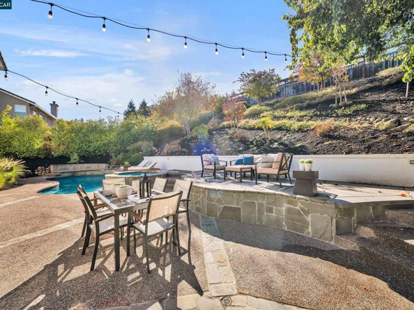 1040 Pebble Beach Dr, Clayton CA 94517