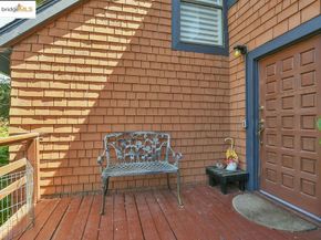 7141 Homewood Dr, Oakland CA 94611