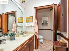 7141 Homewood Dr, Oakland CA 94611