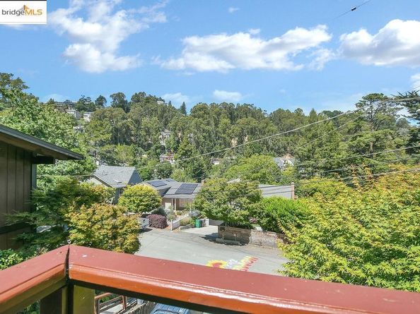 7141 Homewood Dr, Oakland CA 94611