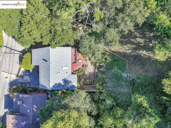 7141 Homewood Dr, Oakland CA 94611