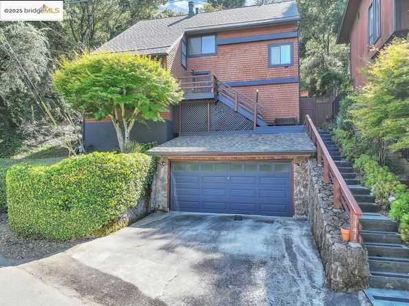 7141 Homewood Dr, Oakland CA 94611