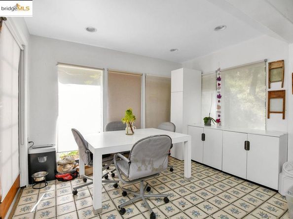 7141 Homewood Dr, Oakland CA 94611
