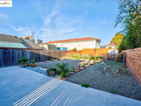 1607 10th St, Berkeley CA 94710