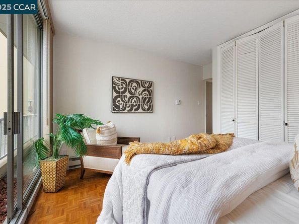 320 Lee St 202, Oakland CA 94610