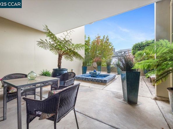 320 Lee St 202, Oakland CA 94610