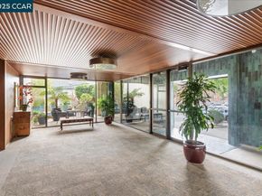 320 Lee St 202, Oakland CA 94610