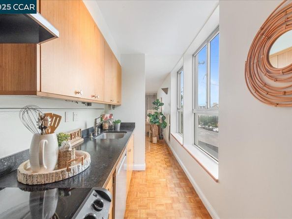 320 Lee St 202, Oakland CA 94610