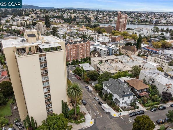 320 Lee St 202, Oakland CA 94610