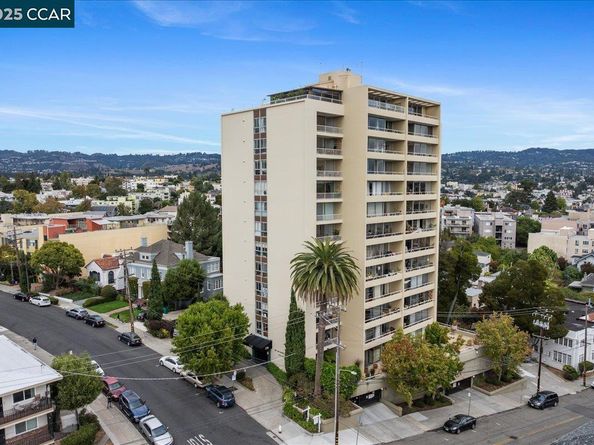 320 Lee St 202, Oakland CA 94610