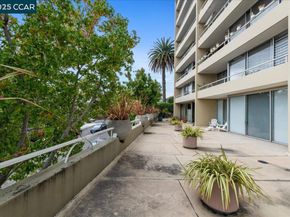 320 Lee St 202, Oakland CA 94610