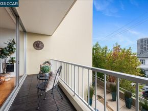 320 Lee St 202, Oakland CA 94610