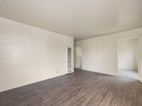 2774 Sacramento St, Berkeley CA 94702