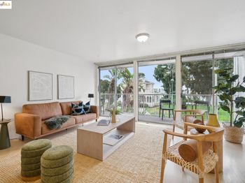 1425 Lakeside DR