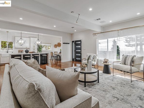 7900 Michigan Ave, Oakland CA 94605