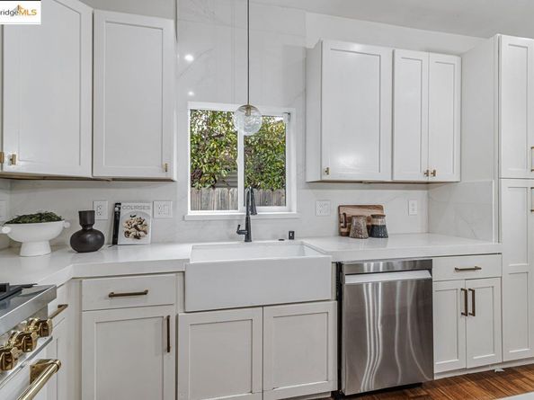 7900 Michigan Ave, Oakland CA 94605
