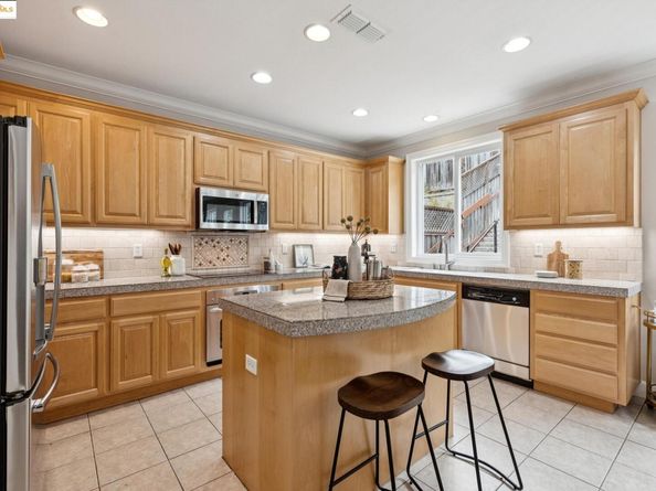 311 Seacliff Way, Richmond CA 94801