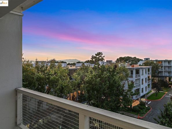 4 Commodore DR D523, Emeryville CA 94608