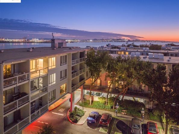 4 Commodore DR D523, Emeryville CA 94608