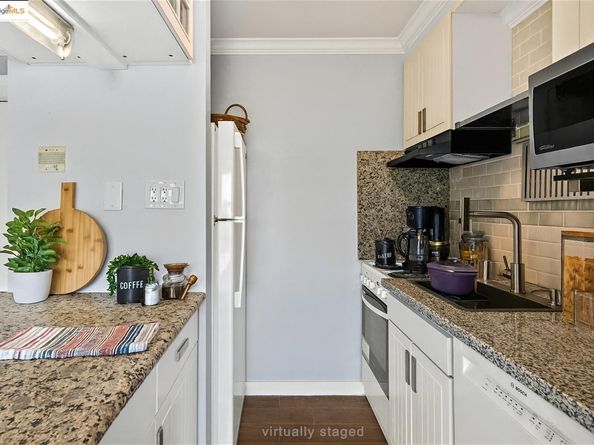 4 Commodore DR D523, Emeryville CA 94608