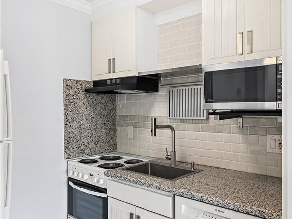 4 Commodore DR D523, Emeryville CA 94608