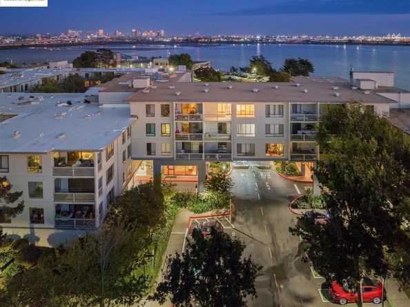 4 Commodore DR D523, Emeryville CA 94608