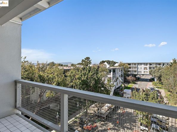 4 Commodore DR D523, Emeryville CA 94608