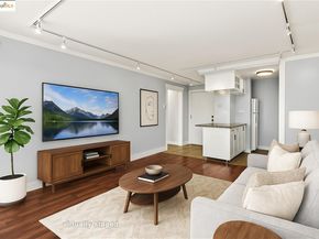 4 Commodore DR D523, Emeryville CA 94608