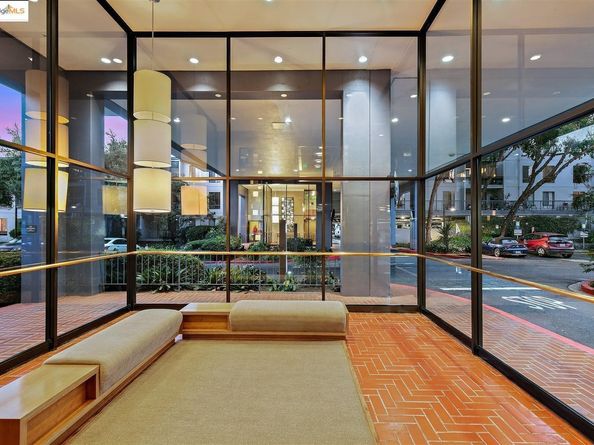 4 Commodore DR D523, Emeryville CA 94608
