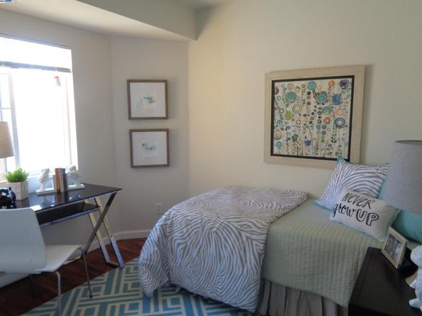 2122 E 25Th St, Oakland CA 94606