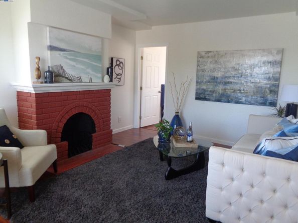 2122 E 25Th St, Oakland CA 94606