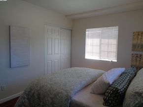 2122 E 25Th St, Oakland CA 94606