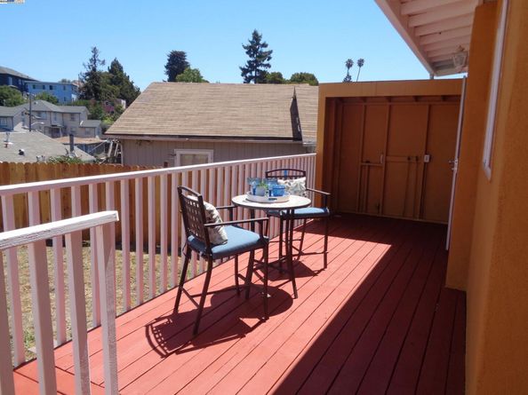 2122 E 25Th St, Oakland CA 94606