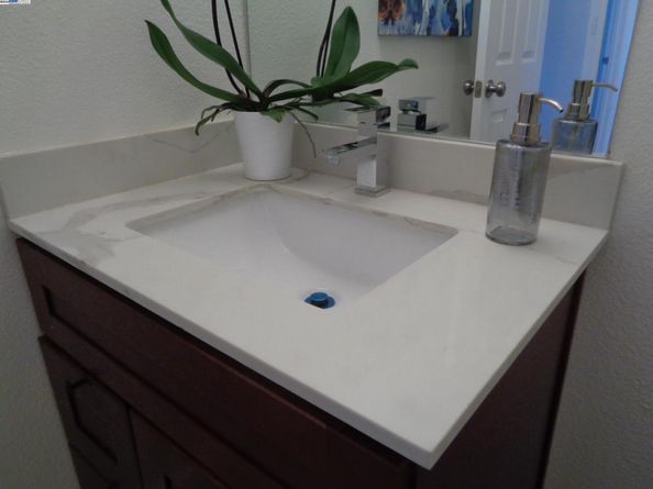 2122 E 25Th St, Oakland CA 94606
