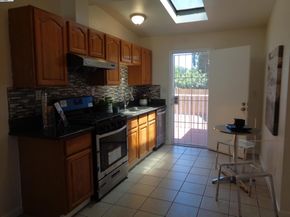 2122 E 25Th St, Oakland CA 94606