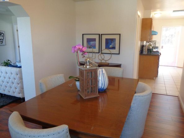 2122 E 25Th St, Oakland CA 94606