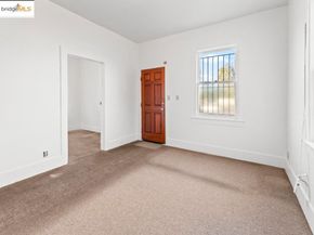 811 W Grand Ave, Oakland CA 94607