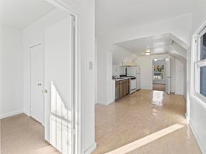 811 W Grand Ave, Oakland CA 94607