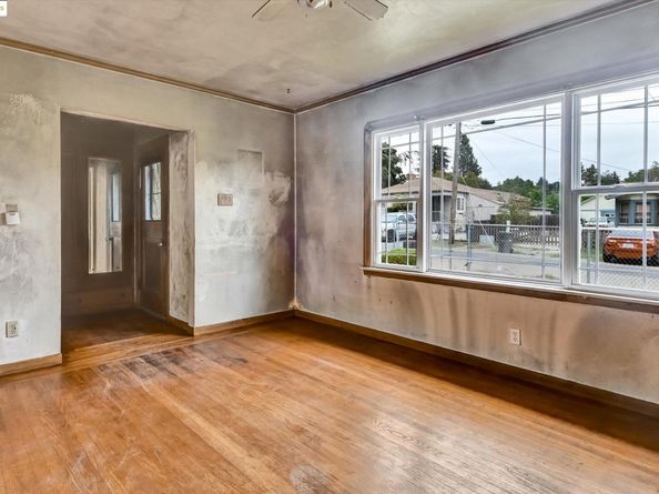 4017 Altamont Ave, Oakland CA 94605