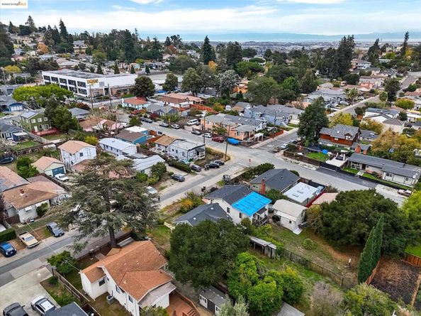 4017 Altamont Ave, Oakland CA 94605