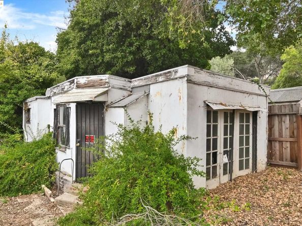 4017 Altamont Ave, Oakland CA 94605