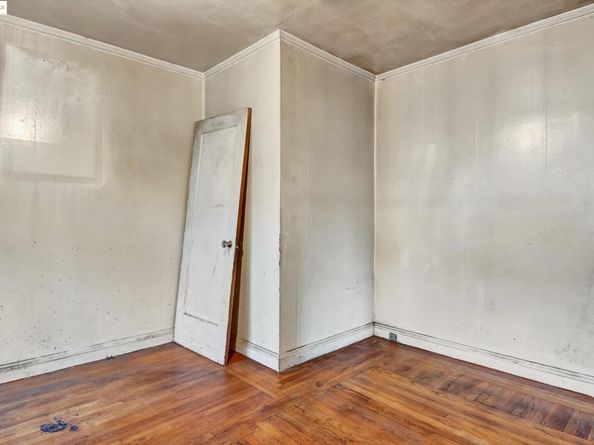 4017 Altamont Ave, Oakland CA 94605