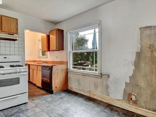 4017 Altamont Ave, Oakland CA 94605