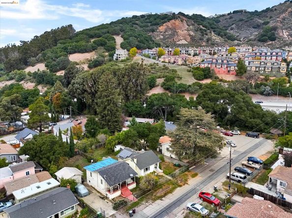 4017 Altamont Ave, Oakland CA 94605